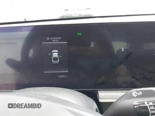2025 Kia K5 LXS z VIN KNAG24J78S5275906, wystawiony jako IAAI lot #42006110 z przebiegiem 14 391 mil mil oraz . Historia ofert i sprzedaży dostępna na DreamBid. Obrazek 7.