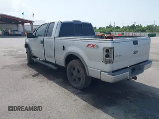 2004 Ford F-150 XLT z VIN 1FTPX14514NB40315, wystawiony jako IAAI lot #42649744 z przebiegiem 215 137 mil mil oraz . Historia ofert i sprzedaży dostępna na DreamBid. Obrazek 3.