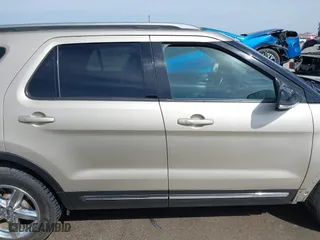2017 Ford Explorer XLT with VIN 1FM5K8D81HGD05245, listed as a IAAI auction lot 41828547 with 104,881 mi miles. Bid and sale history available at carsss.com. Image 14.