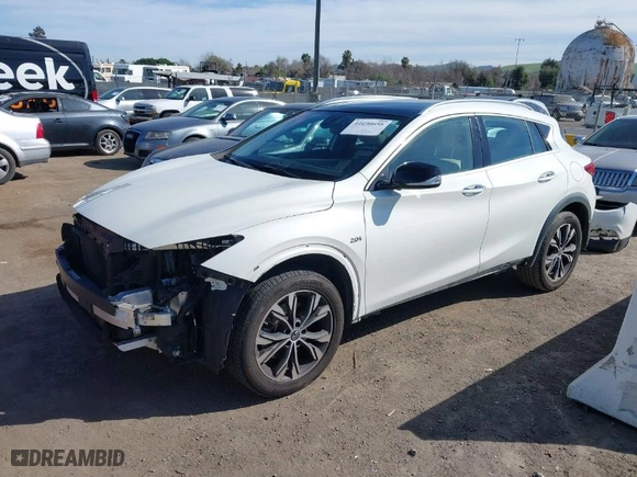 2018 Infiniti QX30 Luxury with VIN SJKCH5CR1JA005035, listed as a IAAI auction lot 41690695 with 79,943 mi miles. Bid and sale history available at carsss.com. Image 2.