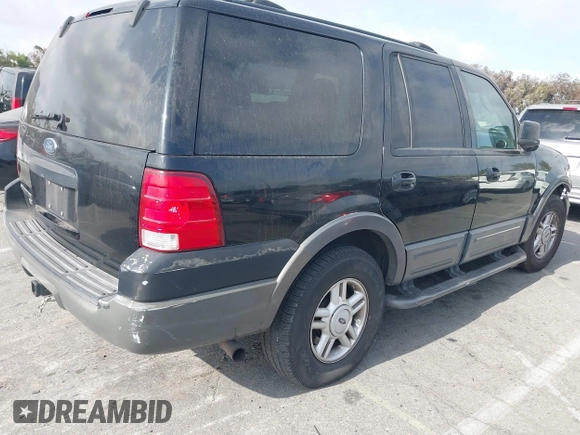 2004 Ford Expedition Special Service with VIN 1FMFU15L84LA33190, listed as a IAAI auction lot 42245244 with 288,935 mi miles and . Bid and sale history available at DreamBid. Image 4.