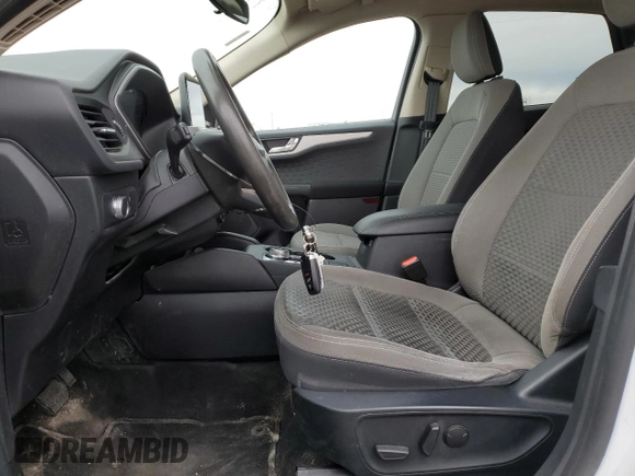 2020 Ford Escape SE z VIN 1FMCU9G61LUB99794, wystawiony jako Copart lot #49996175 z przebiegiem 72 906 mil mil oraz Czysty tytuł • Clean title. Historia ofert i sprzedaży dostępna na DreamBid. Obrazek 7.