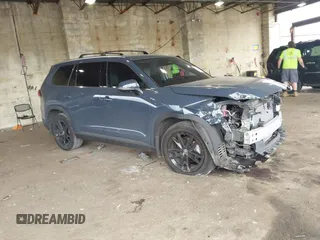 2024 Toyota Highlander XLE z VIN 5TDAAAB59RS031340, wystawiony jako IAAI lot #42346390 z przebiegiem 8 655 mil mil oraz . Historia ofert i sprzedaży dostępna na DreamBid. Obrazek 1.