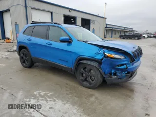 2018 Jeep Cherokee Latitude with VIN 1C4PJMCB6JD575634, listed as a Copart auction lot 51828305 with 58,590 mi miles and Salvage title. Bid and sale history available at DreamBid. Image 4.