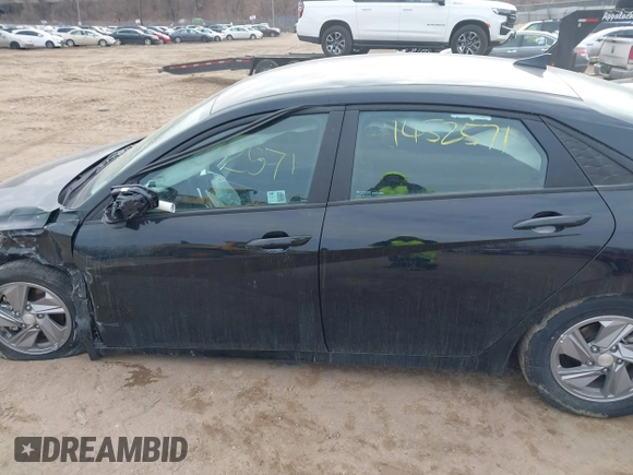 2024 Hyundai Elantra SE with VIN KMHLL4DGXRU814578, listed as a IAAI auction lot 41452571 with 1,558 mi miles and . Bid and sale history available at DreamBid. Image 14.