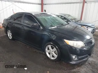 2012 Toyota Camry L with VIN 4T1BF1FK6CU081326, listed as a IAAI auction lot 42016718 with 220,297 mi miles. Bid and sale history available at carsss.com. Image 1.