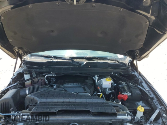 2024 Ram 2500 Big Horn z VIN 3C6UR5DJ4RG382802, wystawiony jako Copart lot #62024245 z przebiegiem 18 033 mil mil oraz Czysty tytuł • Clean title. Historia ofert i sprzedaży dostępna na DreamBid. Obrazek 11.