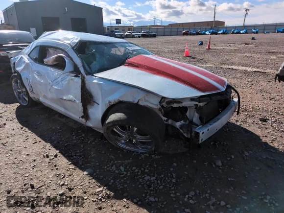 2010 Chevrolet Camaro 2SS z VIN 2G1FT1EW5A9168401, wystawiony jako Copart lot #54588395 z przebiegiem 73 881 mil mil oraz Szkody całkowita. Historia ofert i sprzedaży dostępna na DreamBid. Obrazek 14.