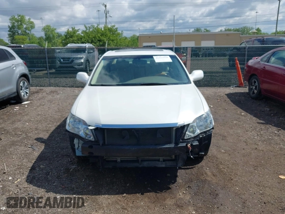 2007 Toyota Avalon XL z VIN 4T1BK36B07U187140, wystawiony jako IAAI lot #42333928 z przebiegiem 119 924 mil mil oraz . Historia ofert i sprzedaży dostępna na DreamBid. Obrazek 13.