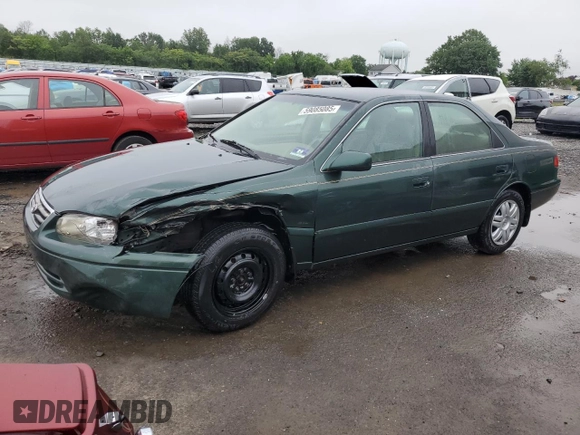 2000 Toyota Camry CE z VIN 4T1BG22K4YU977012, wystawiony jako Copart lot #59085085 z przebiegiem 146 838 mil mil oraz Szkoda całkowita • Salvage title. Historia ofert i sprzedaży dostępna na DreamBid. Obrazek 1.