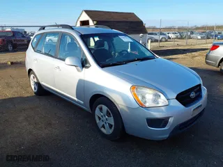 2009 Kia Rondo LX with VIN KNAFG526397251598, listed as a IAAI auction lot 41887875 with 212,074 mi miles. Bid and sale history available at carsss.com. Image 1.
