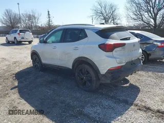 2024 Buick Encore GX Sport Touring z VIN KL4AMESL6RB189875, wystawiony jako IAAI lot #41780976 z przebiegiem 22 969 mil mil oraz . Historia ofert i sprzedaży dostępna na DreamBid. Obrazek 3.