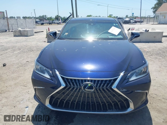 2022 Lexus ES 350 z VIN 58ADZ1B15NU121923, wystawiony jako IAAI lot #42137107 z przebiegiem 44 480 mil mil oraz . Historia ofert i sprzedaży dostępna na DreamBid. Obrazek 12.