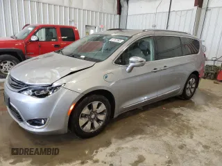 2018 Chrysler Pacifica Hybrid Limited z VIN 2C4RC1N73JR178356, wystawiony jako Copart lot #57787565 z przebiegiem 62 954 mil mil oraz Czysty tytuł • Clean title. Historia ofert i sprzedaży dostępna na DreamBid. Obrazek 1.