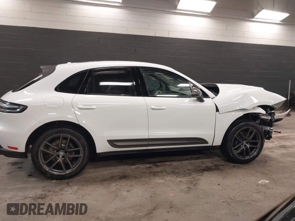 2024 Porsche Macan with VIN WP1AA2A59RLB10479, listed as a IAAI auction lot 41420275 with 6,897 mi miles and . Bid and sale history available at DreamBid. Image 14.