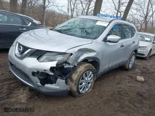 2016 Nissan Rogue SV with VIN 5N1AT2MV9GC886787, listed as a IAAI auction lot 41642909 with 194,620 mi miles. Bid and sale history available at carsss.com. Image 2.