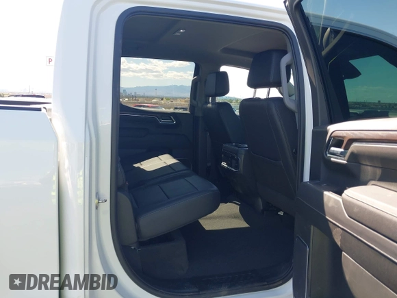 2023 GMC Sierra 1500 SLT z VIN 3GTUUDE86PG103392, wystawiony jako IAAI lot #42272800 z przebiegiem 25 545 mil mil oraz . Historia ofert i sprzedaży dostępna na DreamBid. Obrazek 8.