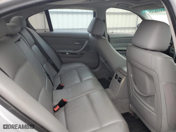 2006 BMW 3 Series 330i with VIN WBAVB33556KS37781, listed as a Copart auction lot 46035235 with 205,184 mi miles and Clean Title. Bid and sale history available at carsss.com. Image 10.