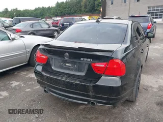 2011 BMW 3 Series 335i xDrive с VIN WBAPL5C53BA742364, выставлен на аукционе IAAI как лот 42604717 с пробегом 157 418 миль миль и . История ставок и продаж доступна на DreamBid. Изображение 16.