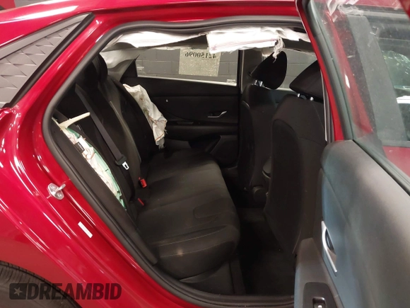 2024 Hyundai Elantra SEL с VIN KMHLM4DG2RU807623, выставлен на аукционе IAAI как лот 42150096 с пробегом 4 030 миль миль и . История ставок и продаж доступна на DreamBid. Изображение 8.