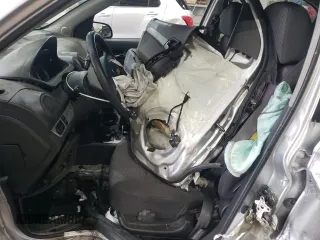 2011 Chevrolet Aveo 1LT z VIN KL1TD5DE6BB154327, wystawiony jako Copart lot #51313085 z przebiegiem 76 402 mil mil oraz Szkoda całkowita • Salvage title. Historia ofert i sprzedaży dostępna na DreamBid. Obrazek 7.