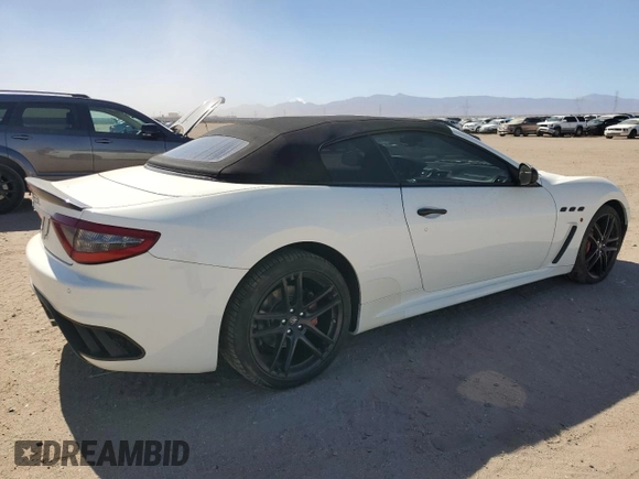 2015 Maserati GranTurismo Sport z VIN ZAM45VMA7F0146502, wystawiony jako Copart lot #77145904 z przebiegiem 37 863 mil mil oraz Czysty tytuł • Clean title. Historia ofert i sprzedaży dostępna na DreamBid. Obrazek 3.