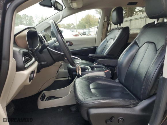 2017 Chrysler Pacifica Touring-L with VIN 2C4RC1BG9HR720025, listed as a Copart auction lot 89180625 with 125,273 mi miles and Salvage Title. Bid and sale history available at carsss.com. Image 7.