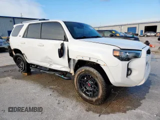 2020 Toyota 4Runner SR5 z VIN JTEBU5JR6L5819461, wystawiony jako Copart lot #58766725 z przebiegiem 101 481 mil mil oraz Szkoda całkowita • Salvage title. Historia ofert i sprzedaży dostępna na DreamBid. Obrazek 4.