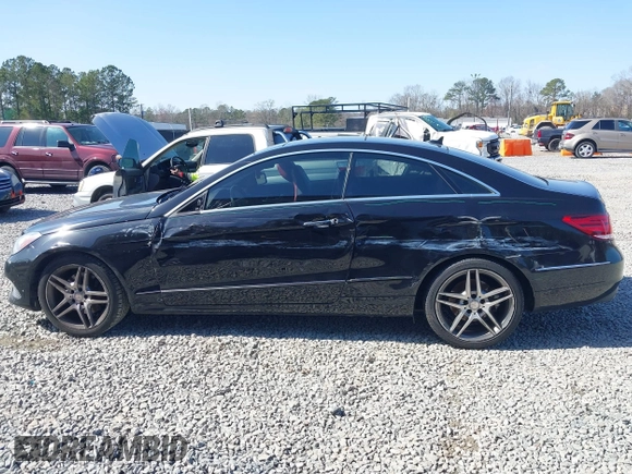 2014 Mercedes-Benz E 350 z VIN WDDKJ5KBXEF248011, wystawiony jako IAAI lot #41566643 z przebiegiem 120 108 mil mil oraz . Historia ofert i sprzedaży dostępna na DreamBid. Obrazek 14.