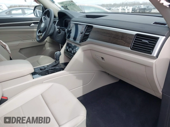 2022 Volkswagen Atlas 3.6L V6 SE w/Technology with VIN 1V2HR2CA9NC548835, listed as a IAAI auction lot 41532251 with 22,354 mi miles. Bid and sale history available at carsss.com. Image 5.