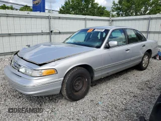 1997 Ford Crown Victoria z VIN 2FALP73W2VX179173, wystawiony jako Copart lot #57828405 z przebiegiem 251 598 mil mil oraz Szkoda całkowita • Salvage title. Historia ofert i sprzedaży dostępna na DreamBid. Obrazek 1.