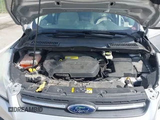 2013 Ford Escape SE with VIN 1FMCU0GX7DUB76154, listed as a IAAI auction lot 41926246 with 60,607 mi miles. Bid and sale history available at carsss.com. Image 10.