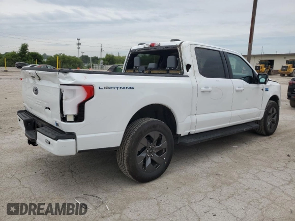 2024 Ford F-150 Lightning Flash z VIN 1FT6W3L77RWG28974, wystawiony jako Copart lot #60819395 z przebiegiem 7 025 mil mil oraz Szkoda całkowita • Salvage title. Historia ofert i sprzedaży dostępna na DreamBid. Obrazek 3.