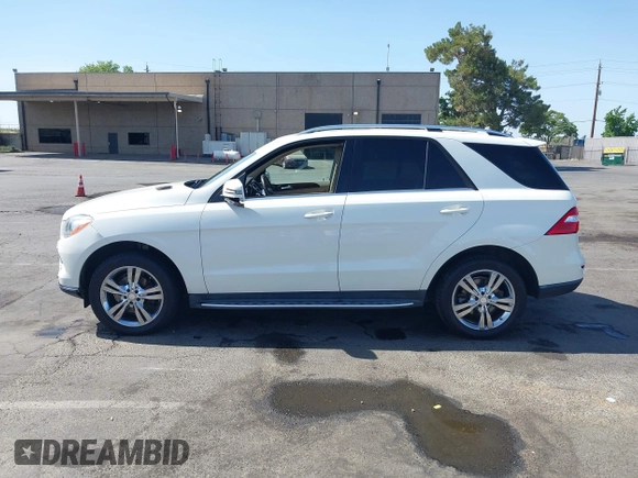 2013 Mercedes-Benz M 350 with VIN 4JGDA5HB9DA110185, listed as a IAAI auction lot 42563832 with 125,340 mi miles and . Bid and sale history available at DreamBid. Image 14.