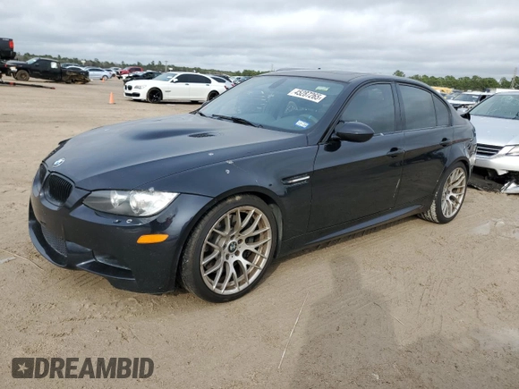 2011 BMW M3 z VIN WBSPM9C54BE202949, wystawiony jako Copart lot #45287265 z przebiegiem 78 524 mil mil oraz Szkody całkowita. Historia ofert i sprzedaży dostępna na DreamBid. Obrazek 1.