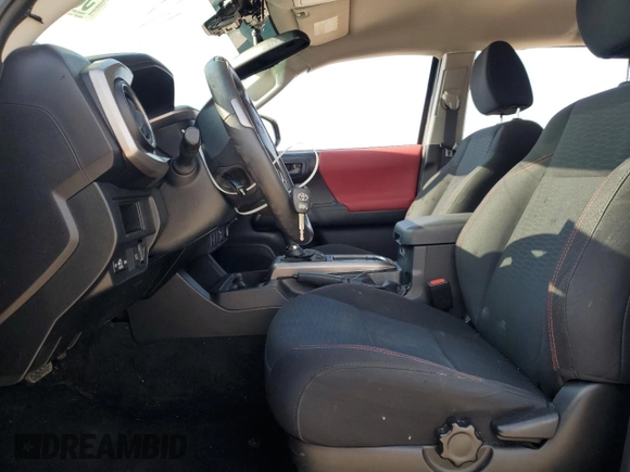 2019 Toyota Tacoma SR z VIN 3TMCZ5AN1KM191177, wystawiony jako Copart lot #56282085 z przebiegiem 110 837 mil mil oraz Szkoda całkowita • Salvage title. Historia ofert i sprzedaży dostępna na DreamBid. Obrazek 7.