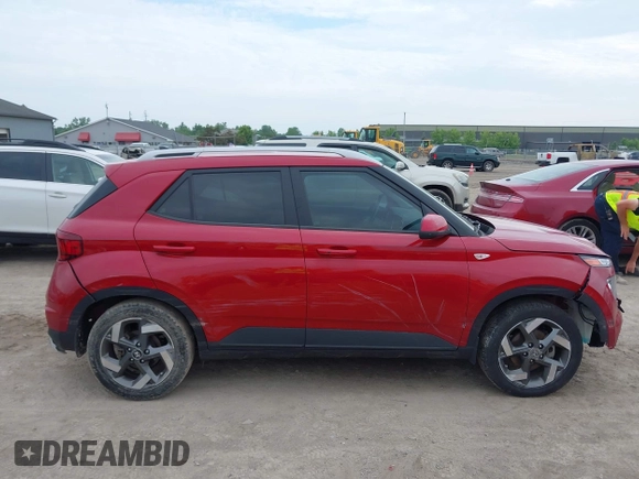 2022 Hyundai Venue SEL z VIN KMHRC8A3XNU151557, wystawiony jako IAAI lot #42492414 z przebiegiem 33 954 mil mil oraz . Historia ofert i sprzedaży dostępna na DreamBid. Obrazek 13.