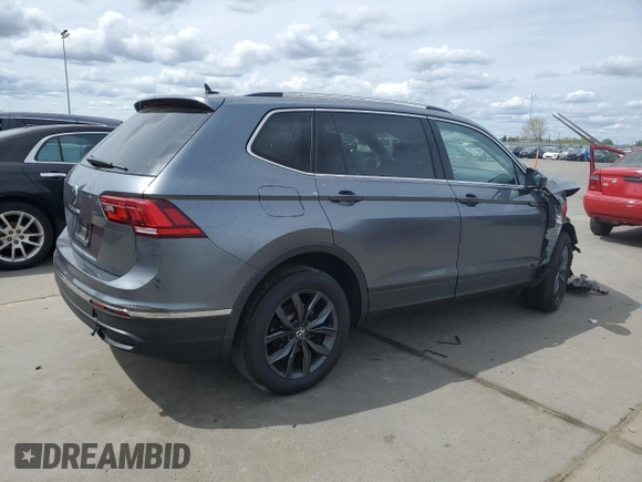 2023 Volkswagen Tiguan SE z VIN 3VV3B7AXXPM107898, wystawiony jako Copart lot #52042935 z przebiegiem 48 454 mil mil oraz Szkoda całkowita • Salvage title. Historia ofert i sprzedaży dostępna na DreamBid. Obrazek 3.