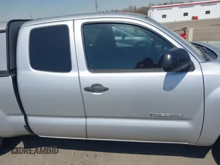 2013 Toyota Tacoma z VIN 5TFTX4CN5DX031393, wystawiony jako IAAI lot #41912073 z przebiegiem 103 343 mil mil oraz . Historia ofert i sprzedaży dostępna na DreamBid. Obrazek 13.