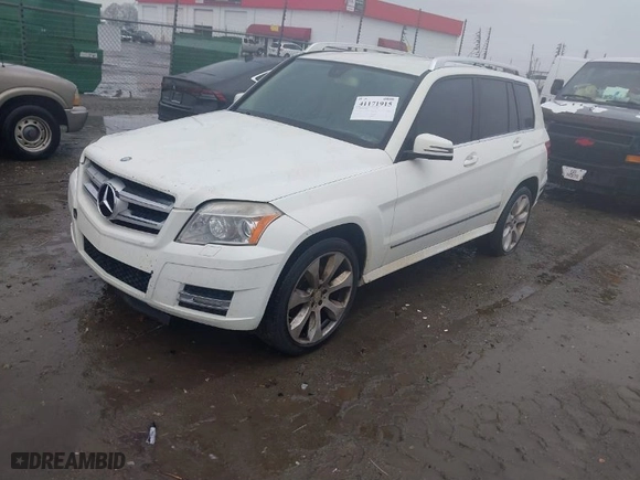 2011 Mercedes-Benz GLK-Class GLK 350 with VIN WDCGG8HB5BF667851, listed as a IAAI auction lot 41171915 with 173,319 mi miles. Bid and sale history available at carsss.com. Image 2.