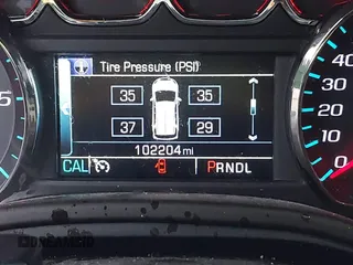 2018 Chevrolet Tahoe LT с VIN 1GNSKBKC1JR377785, выставлен на аукционе IAAI как лот 41950896 с пробегом 102 204 миль миль и . История ставок и продаж доступна на DreamBid. Изображение 15.