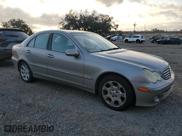 2005 Mercedes-Benz C 320 with VIN WDBRF64J55F636329, listed as a Copart auction lot 84630214 with 100,930 mi miles and Clean Title. Bid and sale history available at DreamBid. Image 4.