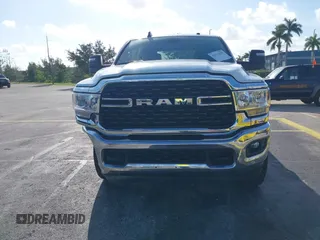 2024 Ram 2500 Big Horn with VIN 3C6UR5DL6RG285652, listed as a IAAI auction lot 42511830 with 36,041 mi miles and . Bid and sale history available at DreamBid. Image 13.