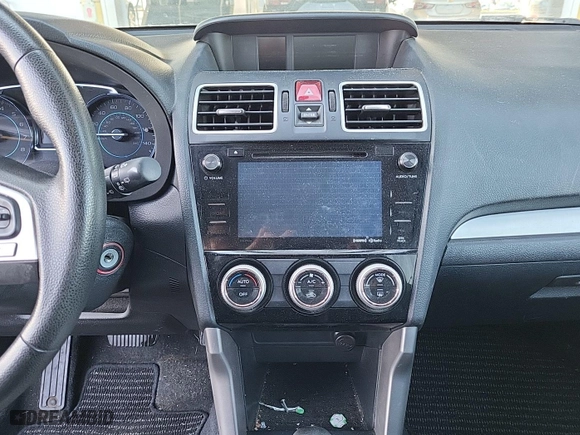 2018 Subaru Forester Premium with VIN JF2SJAGC5JH589028, listed as a IAAI auction lot 42141472 with 112,467 mi miles. Bid and sale history available at carsss.com. Image 1.