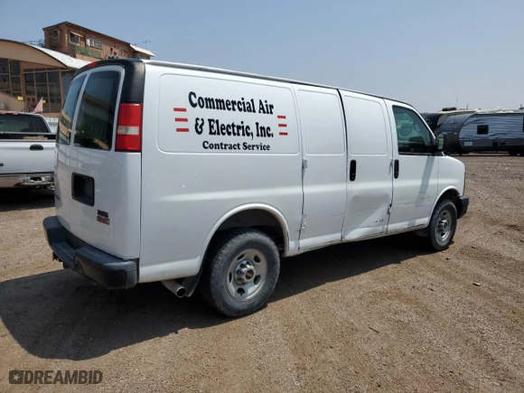 2008 GMC Savana Cargo Van with VIN 1GTGG25C881138951, listed as a Copart auction lot 64157054 with 92,218 mi miles and Salvage Title. Bid and sale history available at carsss.com. Image 3.