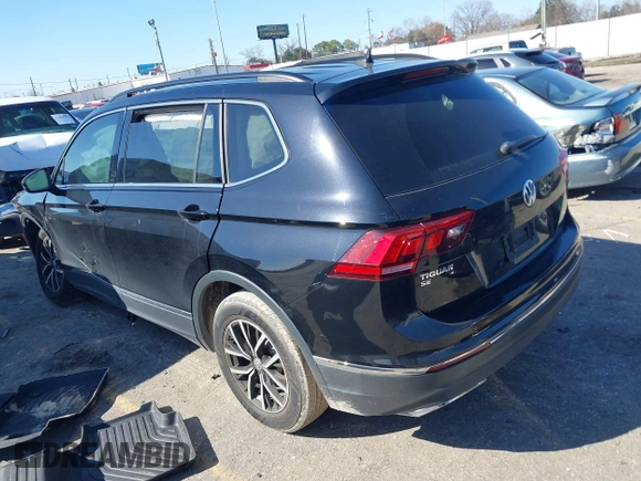 2021 Volkswagen Tiguan SE z VIN 3VV3B7AX4MM095811, wystawiony jako IAAI lot #41476490 z przebiegiem 25 668 mil mil oraz . Historia ofert i sprzedaży dostępna na DreamBid. Obrazek 3.