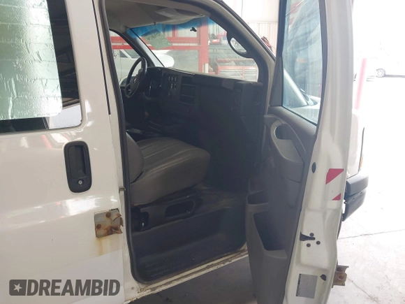 2012 Chevrolet Express Cargo with VIN 1GCSGAFX8C1176033, listed as a IAAI auction lot 42068630 with 260,289 mi miles and . Bid and sale history available at DreamBid. Image 5.
