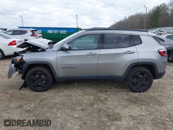 2017 Jeep Compass Latitude with VIN 3C4NJDBB2HT624891, listed as a IAAI auction lot 41538443 with 95,750 mi miles. Bid and sale history available at carsss.com. Image 14.
