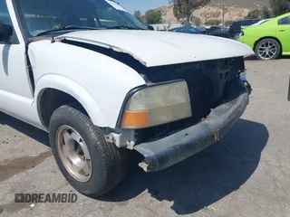 2000 GMC Sonoma SLS with VIN 1GTCS19W3Y8198980, listed as a IAAI auction lot 41929335 with 272,989 mi miles and . Bid and sale history available at DreamBid. Image 13.