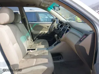 2006 Toyota Highlander w/3rd Row with VIN JTEDP21A460117651, listed as a IAAI auction lot 40618172 with 218,563 mi miles. Bid and sale history available at carsss.com. Image 5.